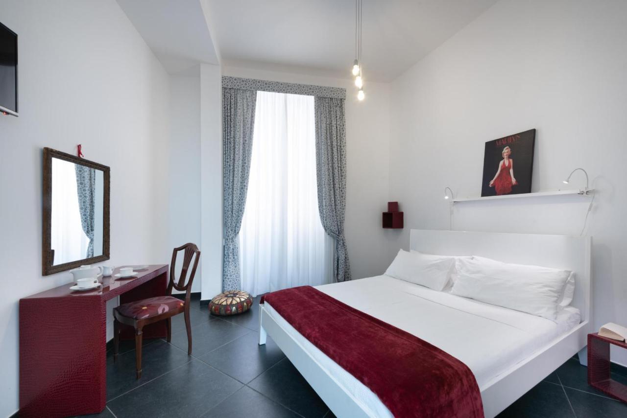Maria Vittoria Charming Rooms And Apartments Бриндизи Экстерьер фото