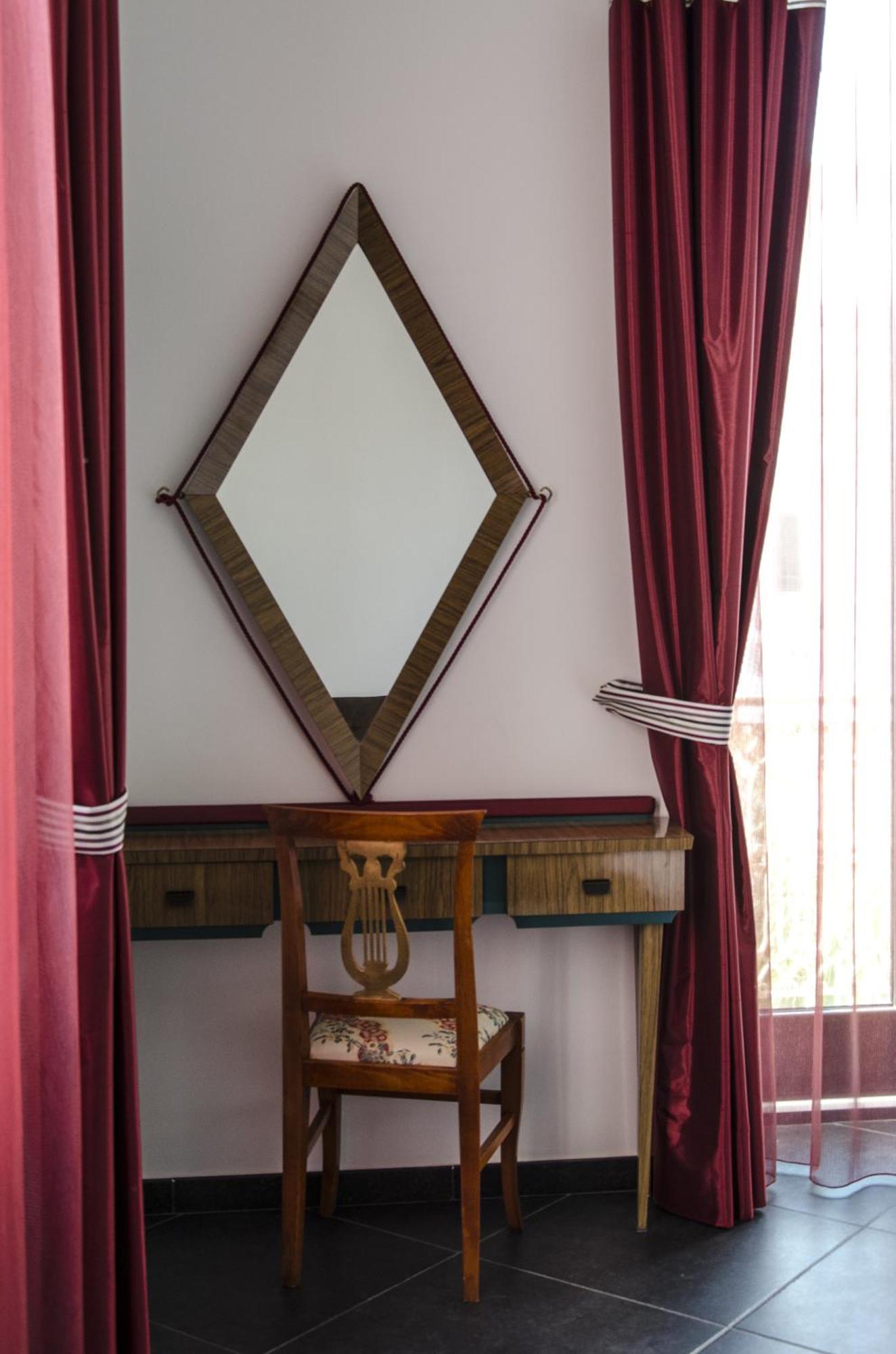 Maria Vittoria Charming Rooms And Apartments Бриндизи Номер фото