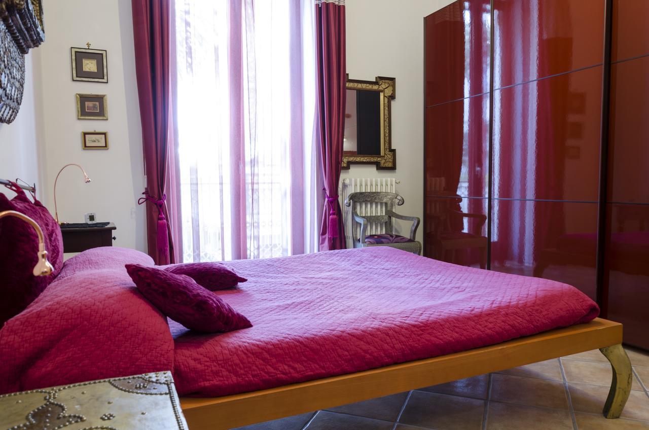 Maria Vittoria Charming Rooms And Apartments Бриндизи Экстерьер фото